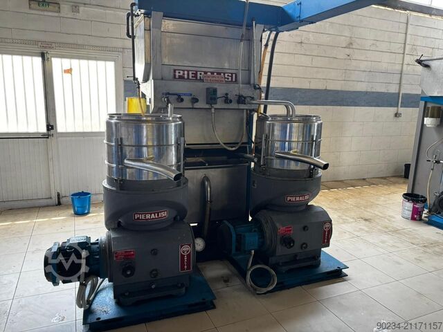 Olivenöl-Produktionslinie mit einer Kapazität von 7 Tonnen/Stunde PIERALISI 7 TPH