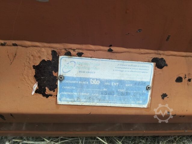 Abrollcontainer  CONTAINER SCARRABILE USATO A CIELO APERTO CON GRU