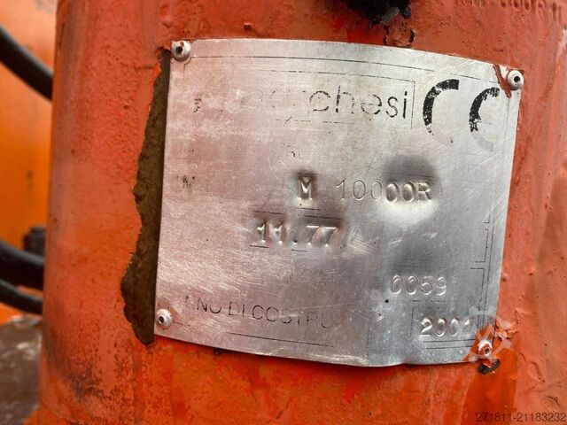 Abrollcontainer  CONTAINER SCARRABILE USATO A CIELO APERTO CON GRU