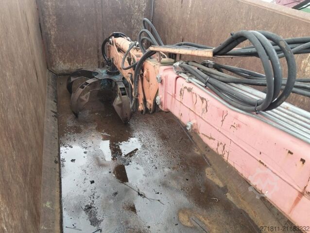 Abrollcontainer  CONTAINER SCARRABILE USATO A CIELO APERTO CON GRU