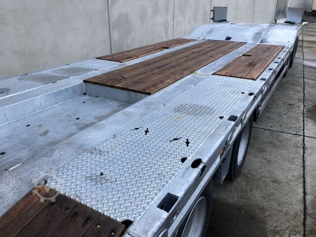 Low loader trailer Möslein T 4 VB H1  neuer 4 Achs Tieflader hydraulischen Rampen