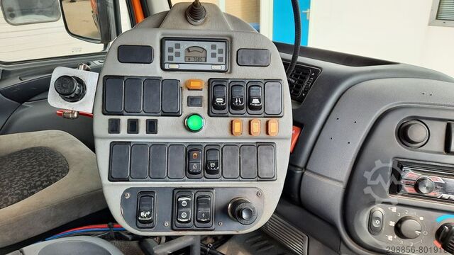 Sweeper DAF FA LF45G12 + Johnston VF501