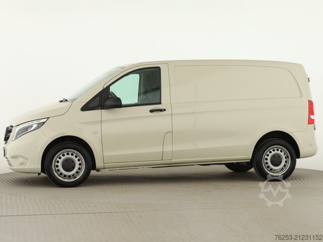 Panel van Mercedes-Benz Vito 119 CDI 4x4 Kasten Kompakt ACC AHK AUT Kam.