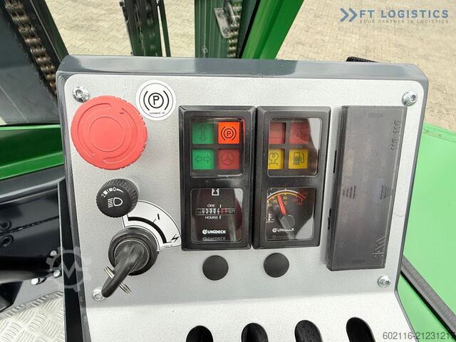 Vierwegestapler Combilift CB3000 / TRIPLEX 4900MM / FREE LIFT