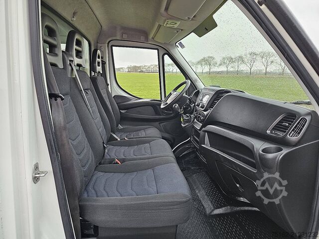 Koffer IVECO DAILY 35S18 Bakwagen Deuren XL!