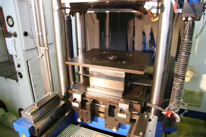 Injection molding machines - Special FREUDENBERG FAINJECT 2000