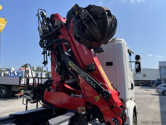 Hooklift truck with crane SCANIA G490