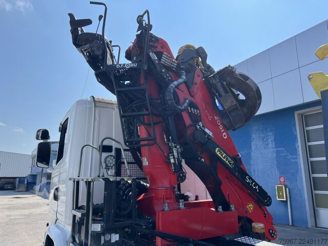 Hooklift truck with crane SCANIA G490