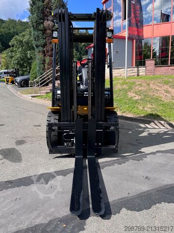 Diesel Forklift Hyundai 30D-9V