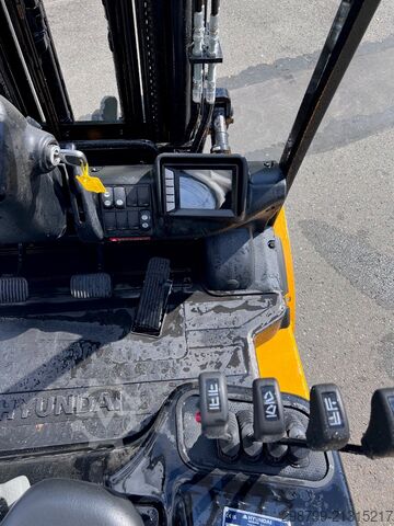 Diesel Forklift Hyundai 30D-9V