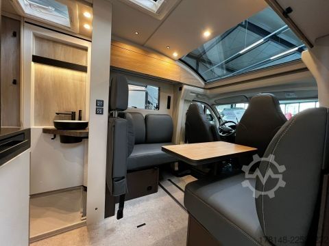 Teilintegriertes Wohnmobil Bürstner Signature SFT 7.0
