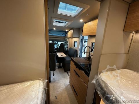Teilintegriertes Wohnmobil Bürstner Signature SFT 7.0