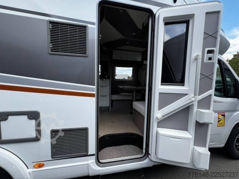 Teilintegriertes Wohnmobil Bürstner Lyseo TD 727 G