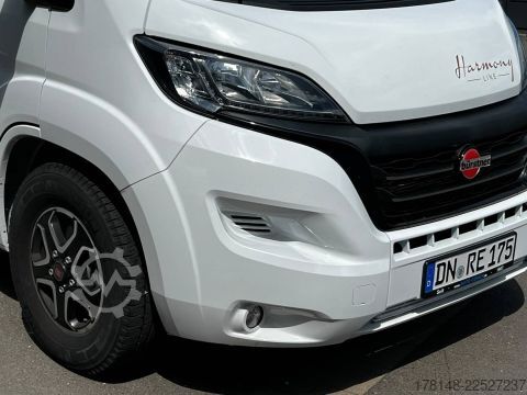 Teilintegriertes Wohnmobil Bürstner Lyseo TD 727 G