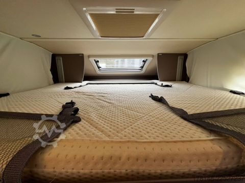 Teilintegriertes Wohnmobil Bürstner Lyseo TD 727 G