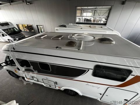Teilintegriertes Wohnmobil Bürstner Lyseo TD 727 G