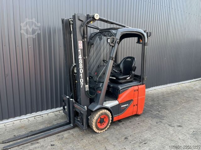 Electric 3-wheel forklift Linde E12-02