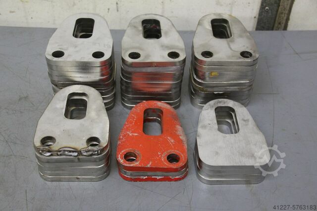 Verzurrösen 43 Stück unbekannt 100 x 138 x 10 mm