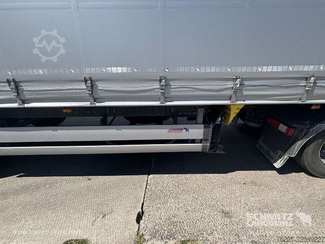 Auflieger mit Pritsche & Plane Schmitz Cargobull Curtainsider Standard