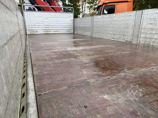 Flatbed truck Mercedes-Benz Actros MP5 1824 Kran Fassi F155
