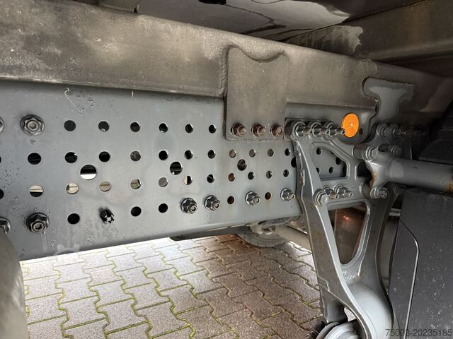 Truck mounted crane Mercedes-Benz Actros MP5 1824 Kran Fassi F155