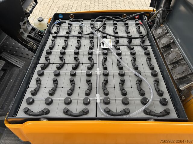 Electric 4-wheel forklift Jungheinrich EFG 430