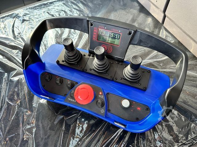 LKW mit Pritsche (offen) SCANIA R 560 6x2-4/BAUSTOFFFAHRZEUG/KRAN FASSI F255RA