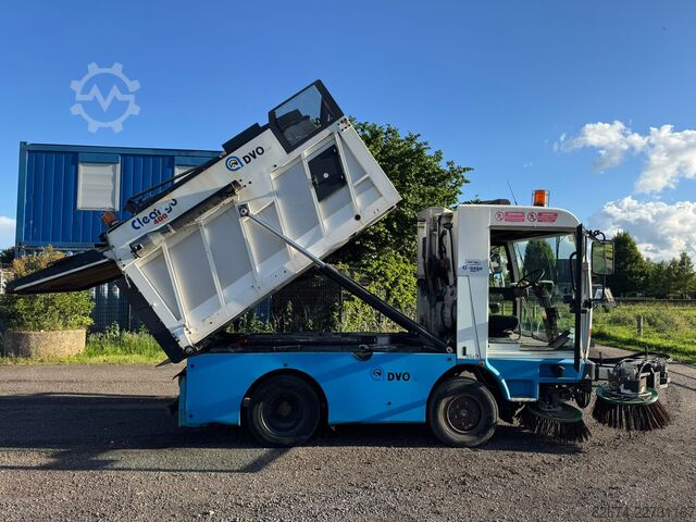 Kehrmaschine Schmidt Compact 400