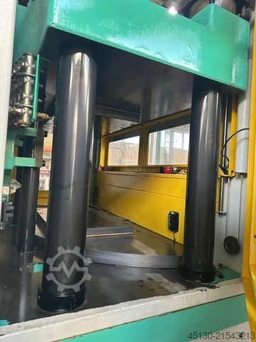 Spritzgießmaschine Arburg 1500T 3200-1300 e²