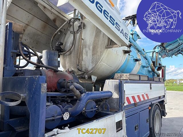 Tanker truck Renault Premium 300