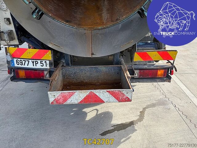 Tanker truck Renault Premium 300