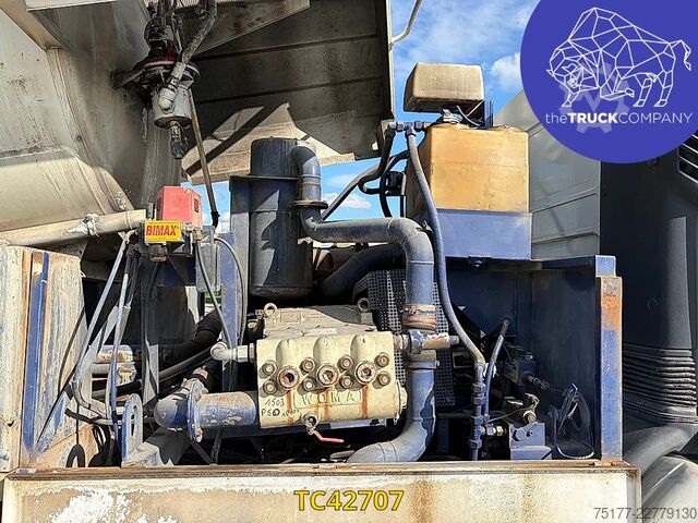 Tanker truck Renault Premium 300