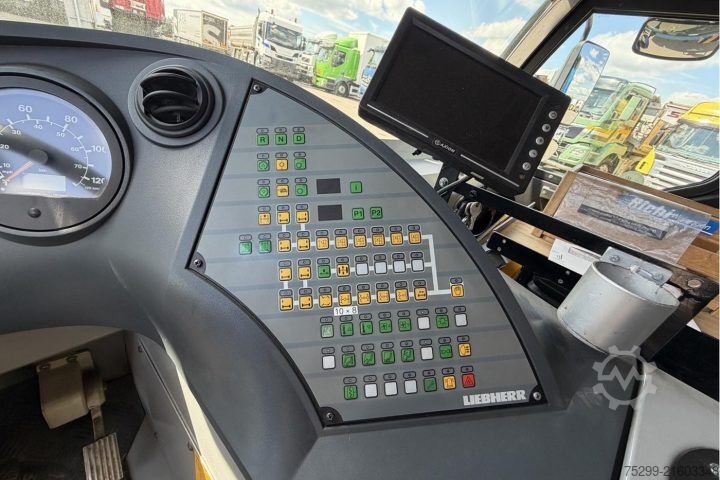 Truck mounted crane Liebherr MK100-UMK500 / Swiss-Vehicle