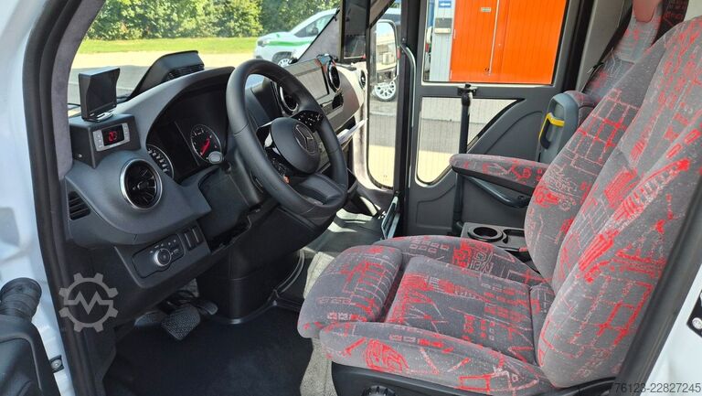 Kleinbus MERCEDES-BENZ 30 Sitzer Schul- Transferbus 519 Lagerfahrzeug