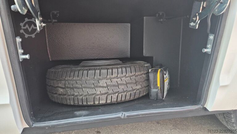 Kleinbus IVECO 2x Daily 70 Lagerfahrzeug Ferqui Sunrise 2,5 m B