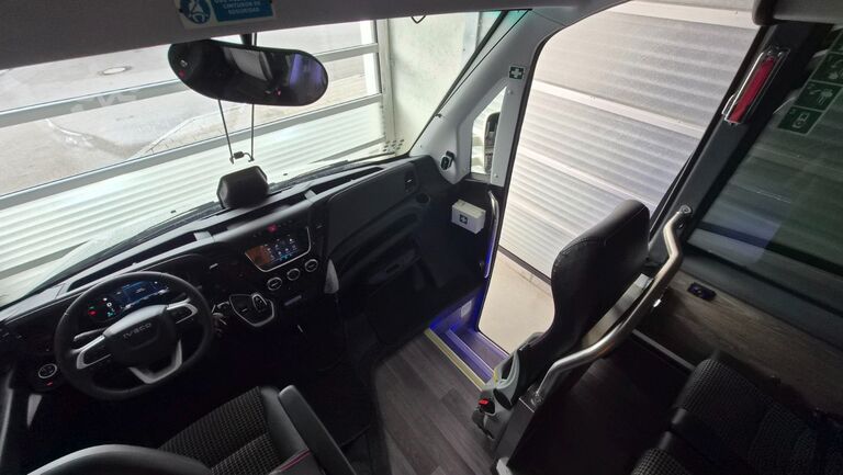 Kleinbus IVECO 2x Daily 70 Lagerfahrzeug Ferqui Sunrise 2,5 m B