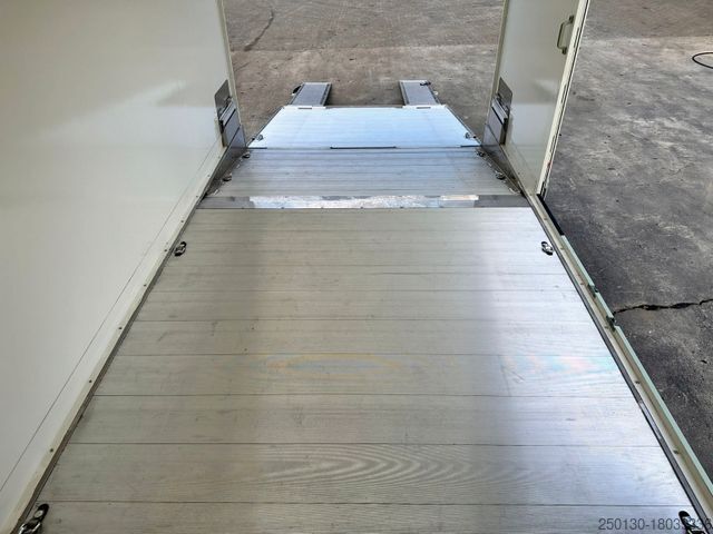 Car carrier van MERCEDES-BENZ Sprinter 519 CDI CAZOO Sportwagentransporter