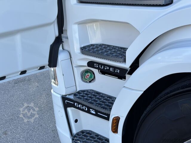Standard-Sattelzugmaschine SCANIA 660S