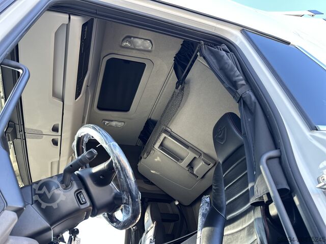 Standard-Sattelzugmaschine SCANIA 660S