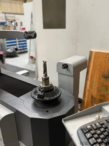 Measuring mchines ZOLLER Venturion 810C3