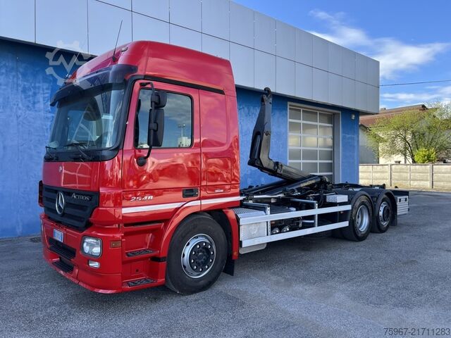 Roll-off tipper truck Mercedes-Benz Actros 2548