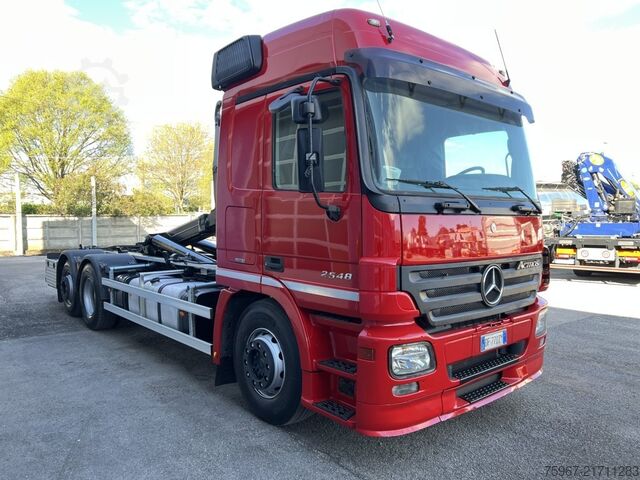 Roll-off tipper truck Mercedes-Benz Actros 2548