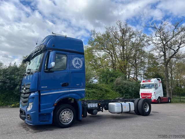 Fahrgestell mit Fahrerhaus Mercedes-Benz Actros 1842 Megaspace Euro 6