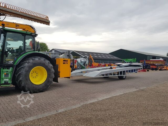 Car transporter  mobiele  Aagomac slootbrug