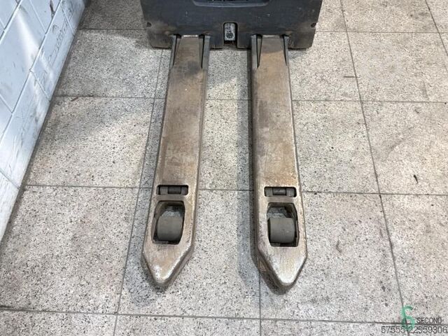 Stacker Linde D12HP SP