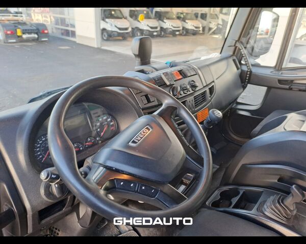 Standard tractor unit IVECO EUROCARGO 180E28 CON GRU PM E CASSONE FISSO