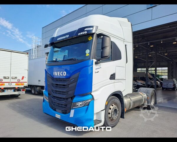 Standard tractor unit IVECO TRATTORE STRADALE IVECO S-WAY 460 LNG  METANO