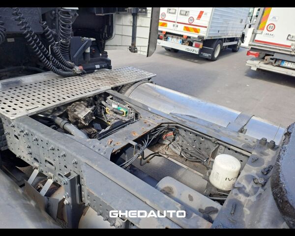 Standard tractor unit IVECO TRATTORE STRADALE IVECO S-WAY 460 LNG  METANO