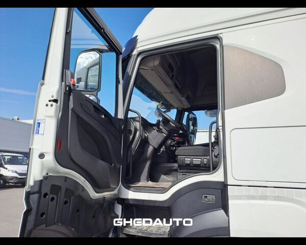 Standard tractor unit IVECO TRATTORE STRADALE IVECO S-WAY 460 LNG  METANO