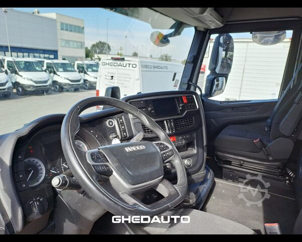 Standard tractor unit IVECO TRATTORE STRADALE IVECO S-WAY 460 LNG  METANO